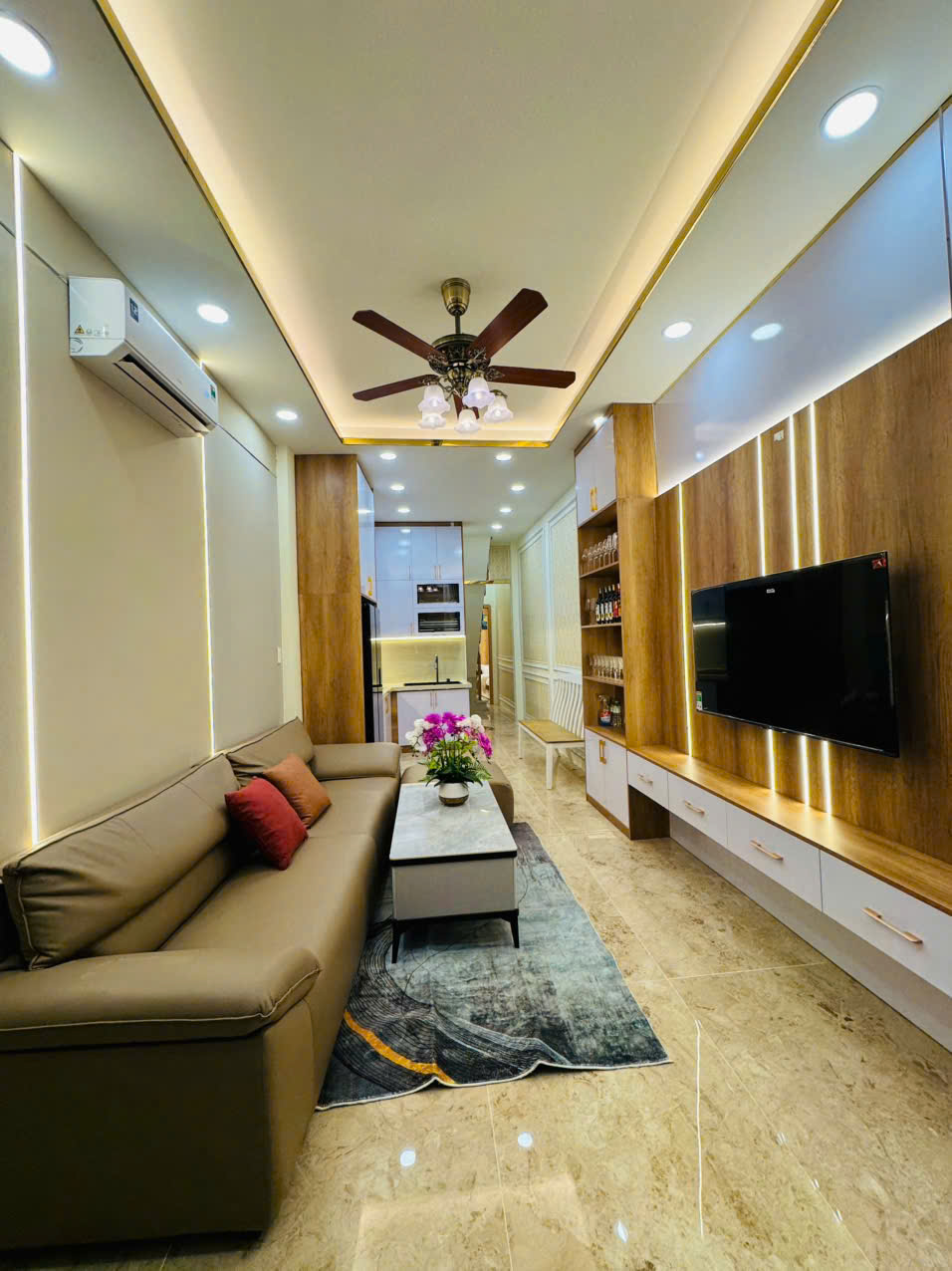 SIÊU PHẨM 2 TẦNG MỚI TINH - LAc LONG QUÂN , P10 , TÂN BINH , Ô TÔ TẬN CỬA - VÀO Ở LIỀN