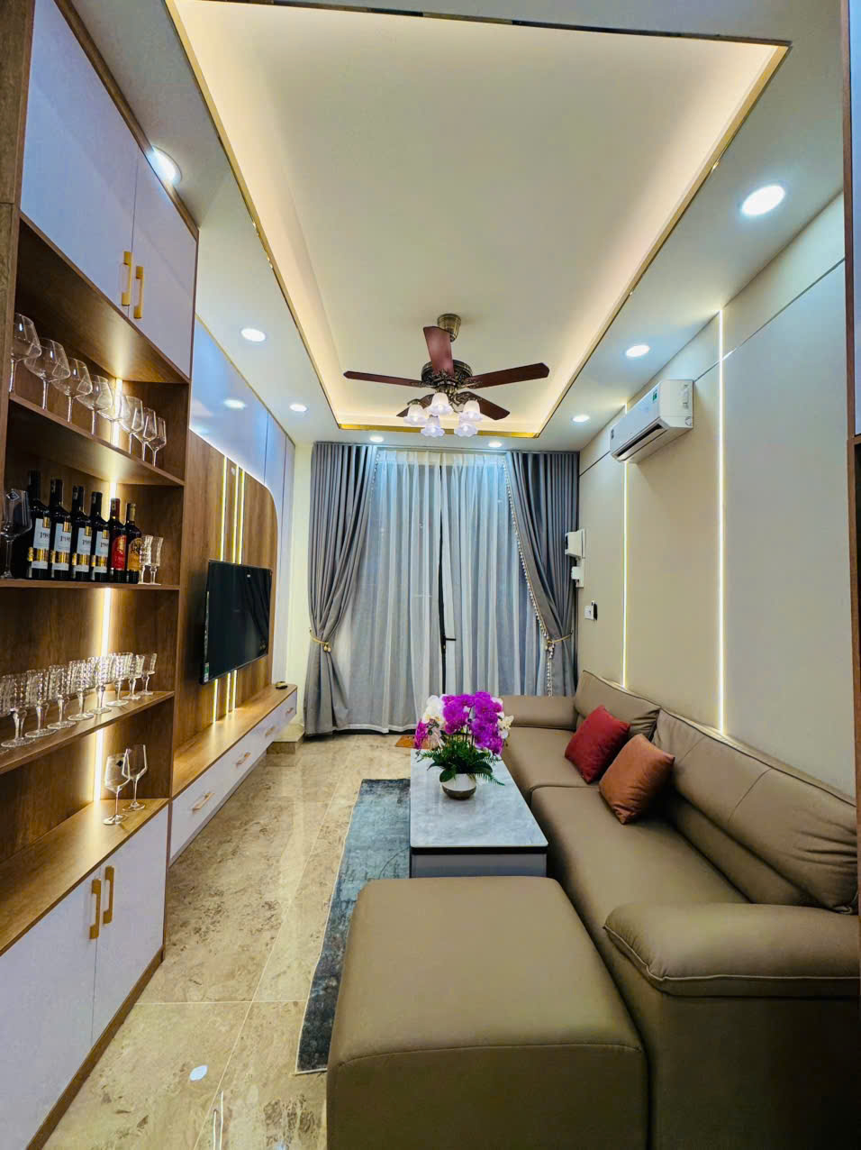 SIÊU PHẨM 2 TẦNG MỚI TINH - LAc LONG QUÂN , P10 , TÂN BINH , Ô TÔ TẬN CỬA - VÀO Ở LIỀN