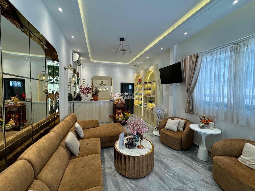 Bán nhà mặt tiền kinh doanh Phú Giáo P.14 Q.5 DT: 3.6x19m nở hậu 3 lầu sân thượng giá: 17 tỷ TL