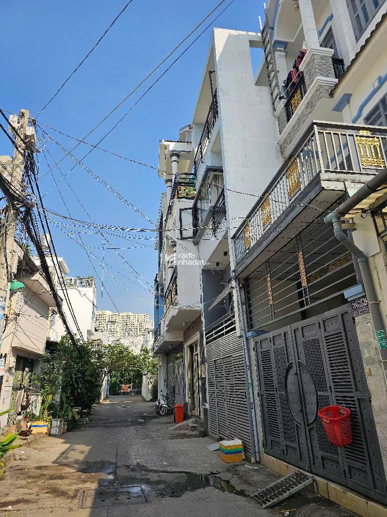 NHỈNH 5 TỈ BÁN ĐẤT TẶNG NHÀ HẺM XE HƠI 85M2 HUỲNH TẤN PHÁT