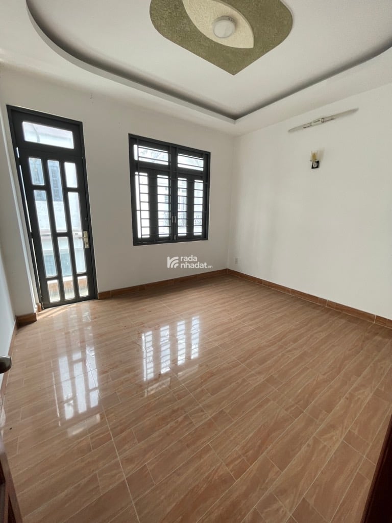 Khu Bình Thành -Bình Tân   DT: 54M2 ,4 tầng .8 7   GIÁ 5.28 tỷ  Gồm 1 Trệt , 2 Lầu (4PN) , Sân thư