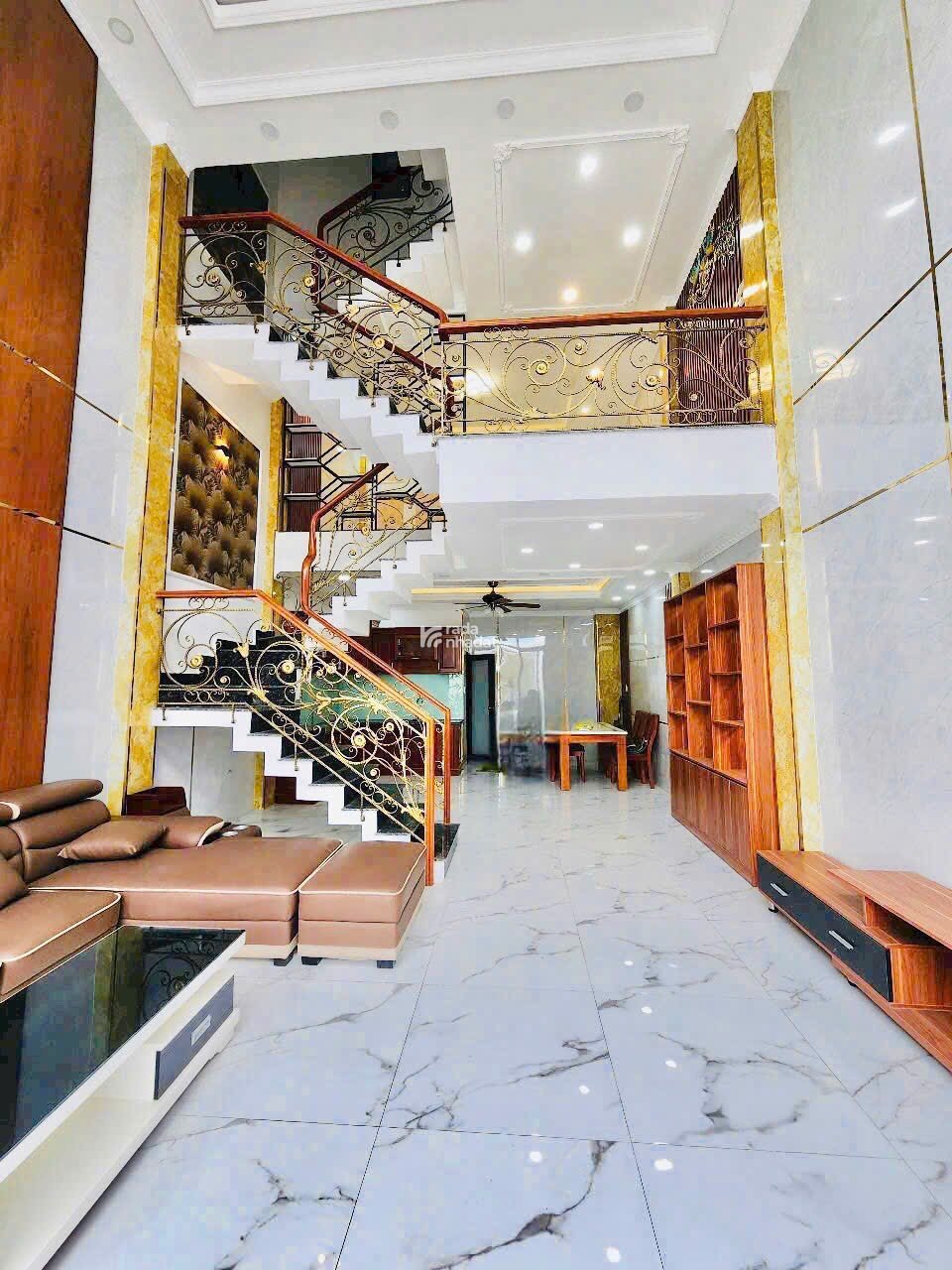 Bán căn góc nhà 5 tầng , Thủ Đức
