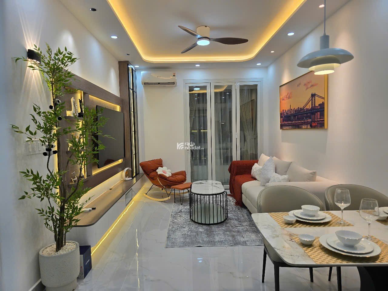 Bán nhanh căn hộ Sky garden 1, PMH, Q7, dt 71m2, tk 2PN nhà mới đẹp, giá chỉ 4,7 tỷ 