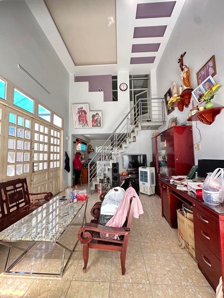 Trung tâm Tân Phú 63M26.3 tỷ thương lượngnhà 3 tầng - đường rộng 6m thôngđầu tư, làm vp