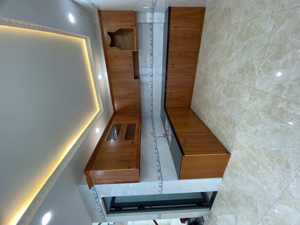 Nhà xây mới chưa sử dụng, 5 tầng gồm 1 Trệt, 1 Lửng, 3 lầu. Tổng 6 phòng ngủ, có thể thêm 1 phòng m