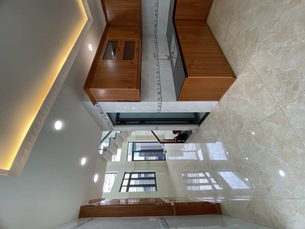 Nhà xây mới chưa sử dụng, 5 tầng gồm 1 Trệt, 1 Lửng, 3 lầu. Tổng 6 phòng ngủ, có thể thêm 1 phòng m
