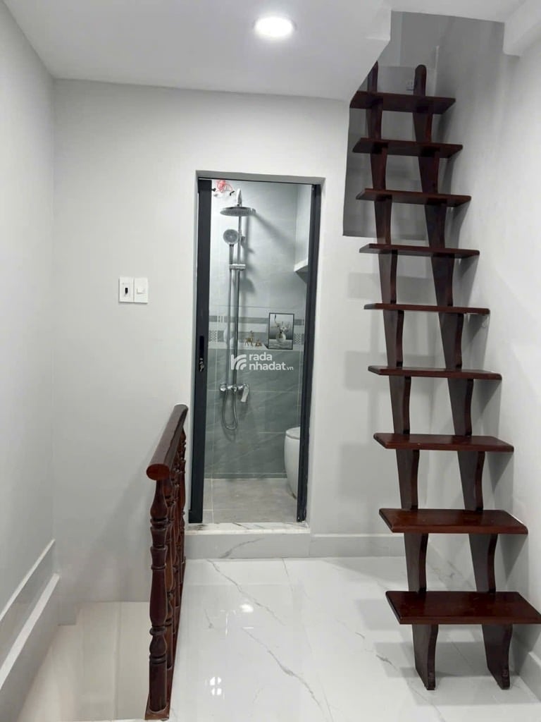 ĐÓN ĐẦU TUYẾN METRO, HẺM 3M CÁCH MẠNG THÁNG 8, TÂN BÌNH, CÓ DÒNG TIỀN. GIẢM 350TR CHỈ 1.9T 