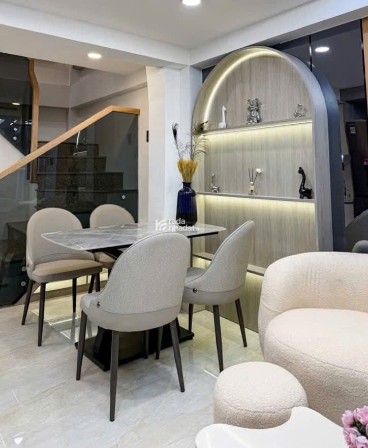 Nhà mới đẹp Cách Mạng Tháng Tám - Quận 3 - 67 m2 - 4 Tầng Sân thượng - 4.89 tỷ