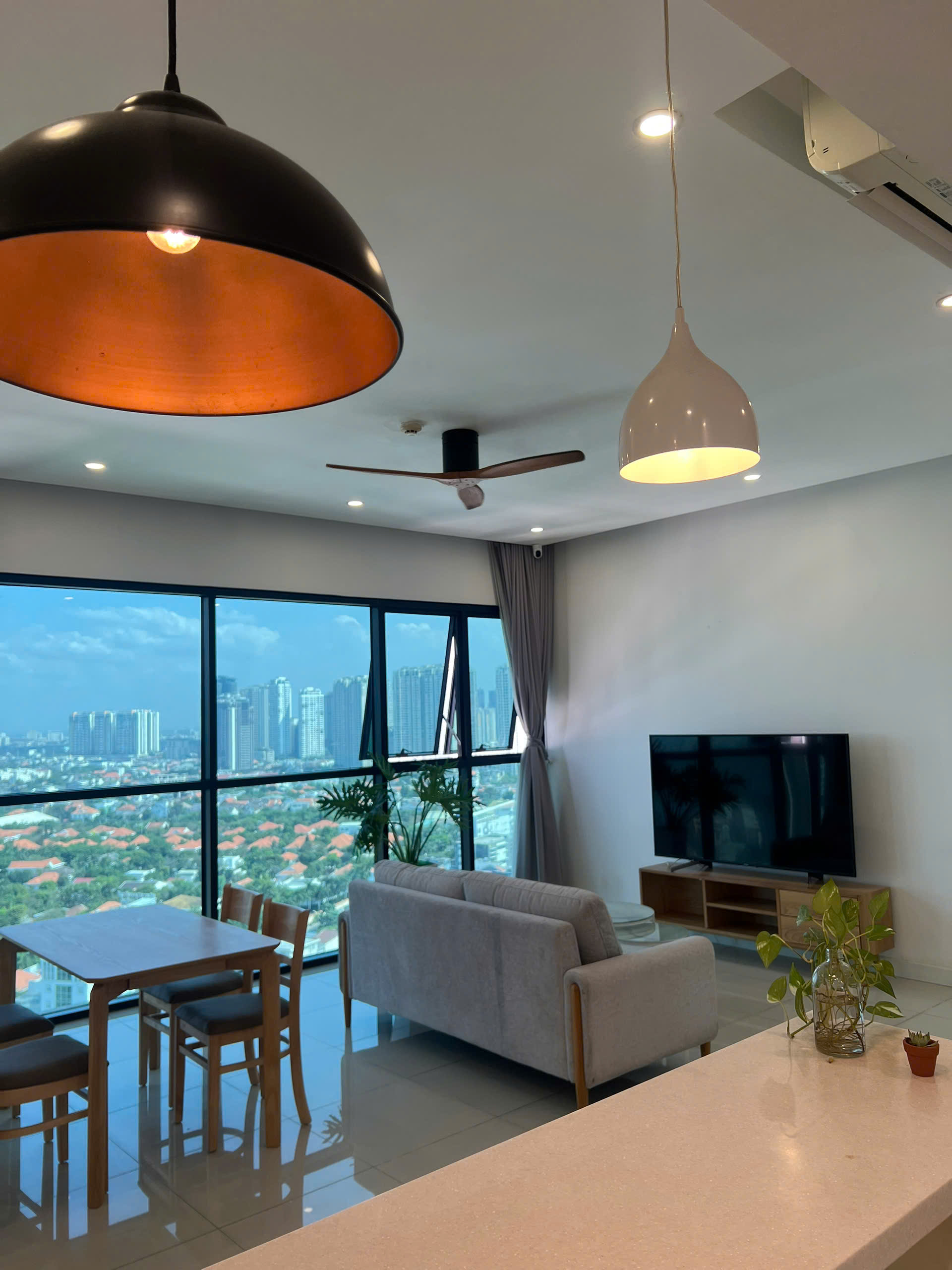 Căn hộ 3PN trung tâm Thảo Điền - Tầng cao view sông - Pháp lý chuẩn