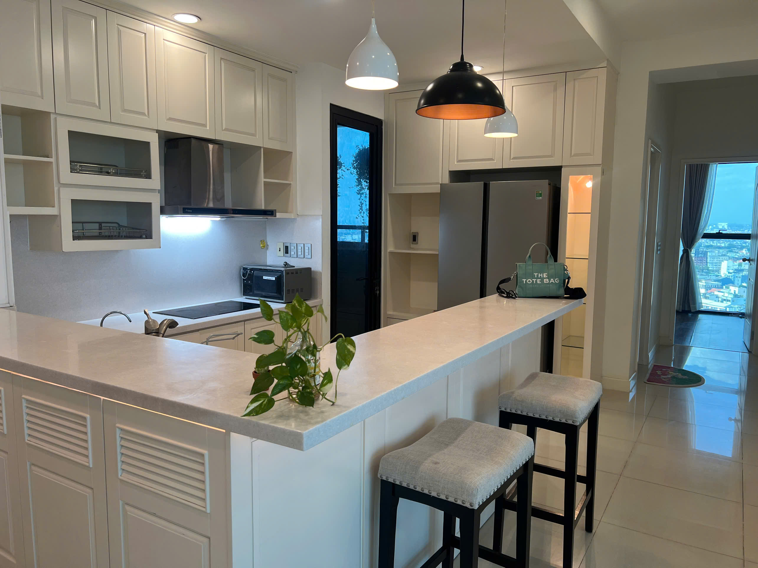 Căn hộ 3PN trung tâm Thảo Điền - Tầng cao view sông - Pháp lý chuẩn