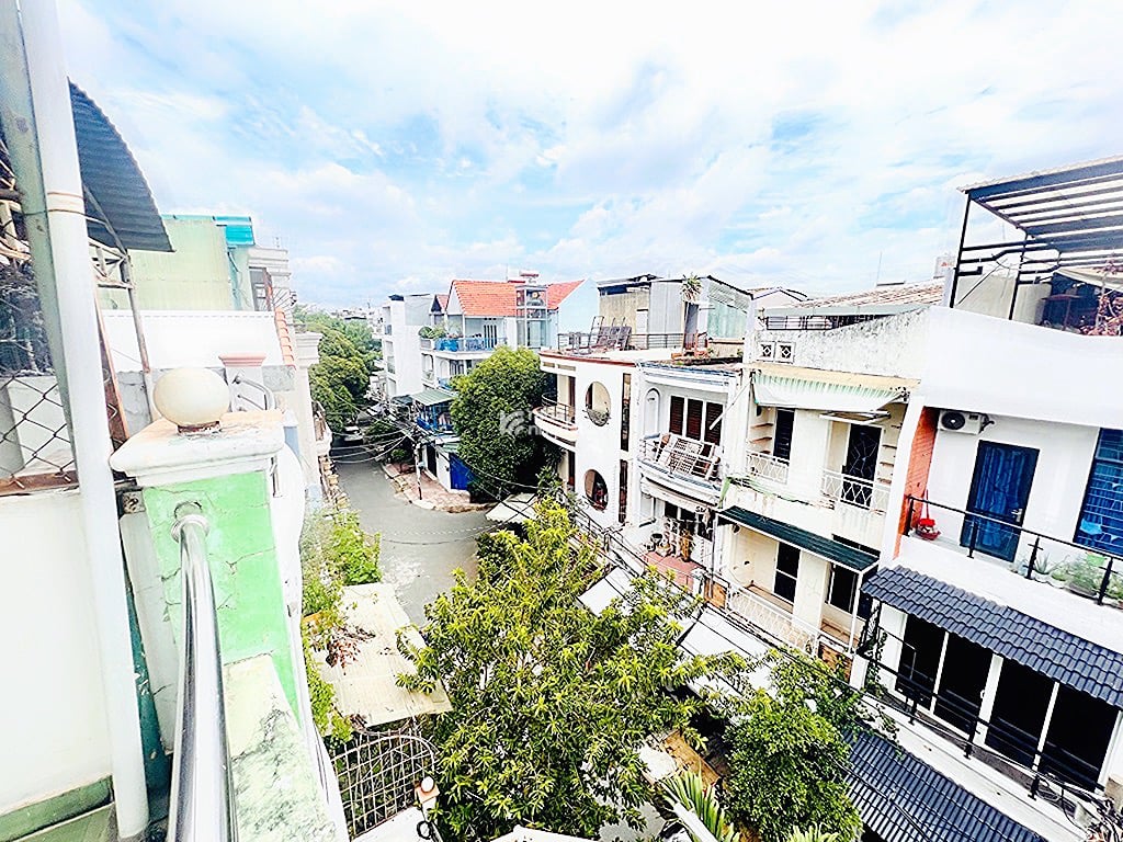 Bán nhà gần lê trọng tấn tây thạnh