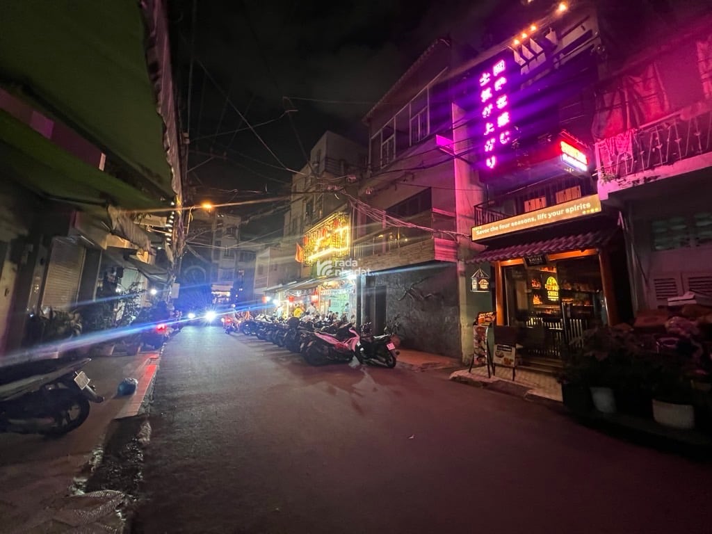 Mặt tiền Đường KHU PHỐ ẨM THỰC NHẬT - Đoạn sung nhất - KINH DOANH SUSHI, Quán Bar,... - Giáp Quận 1