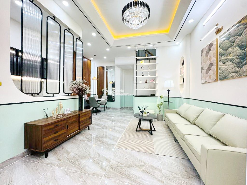 Bán nhà mới 2 lầu gần HXH đường Âu Dương Lân P.2 Quận 8