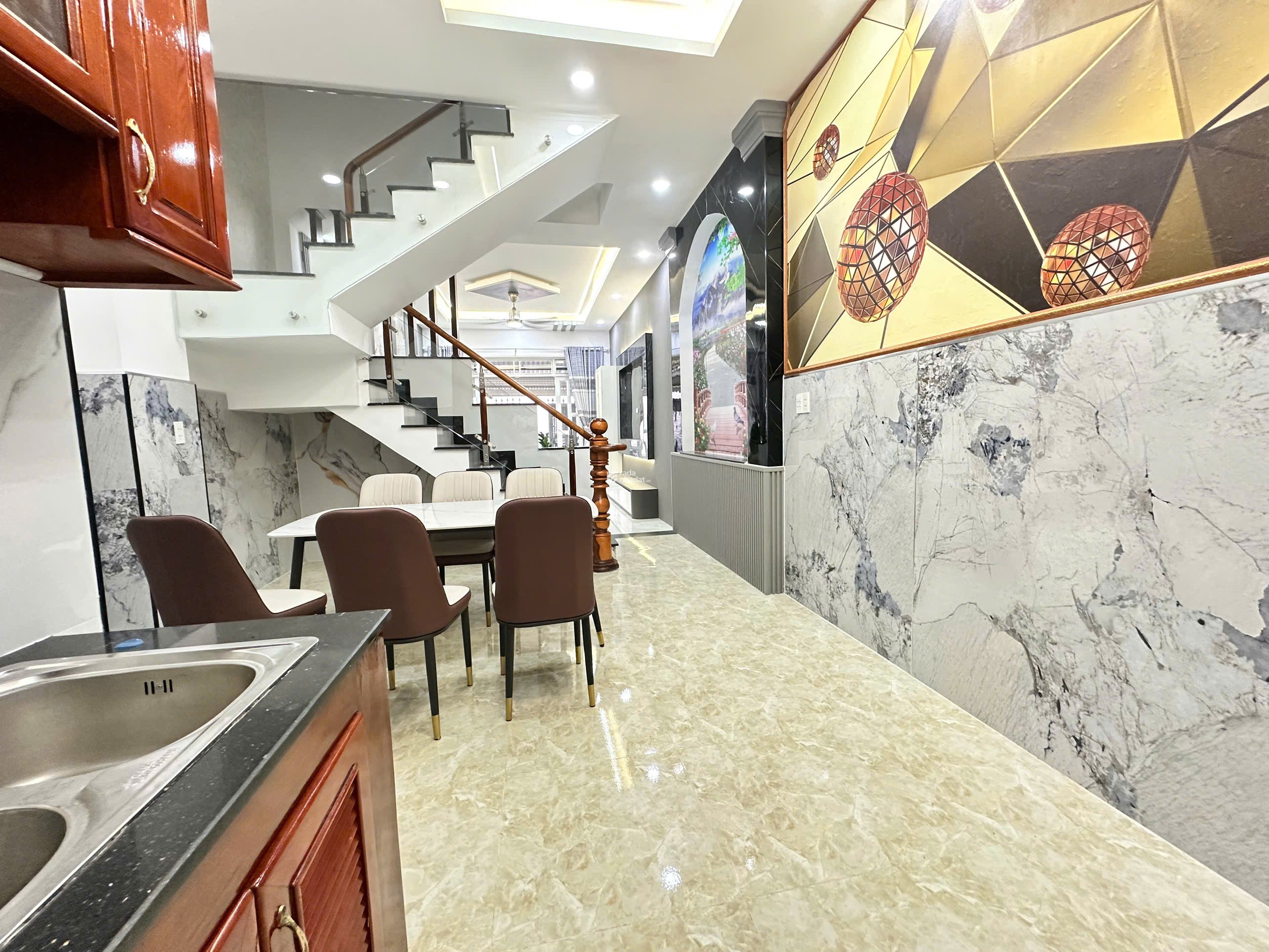 NHÀ ĐẸP - KHU BÁNH MÌ HÀ NỘI, GẦN NGÃ TƯ GA, HÀ HUY GIÁP - QUẬN 12 - 5.X TỶ