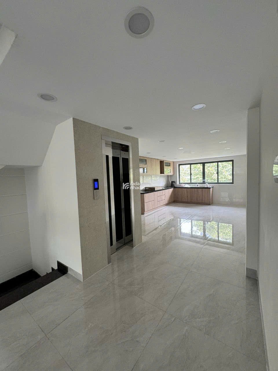 Nhà 2 MT Chợ Lớn P11 Q6 (4x18) hầm lửng 5 tầng. Giá 19,5 tỷ 