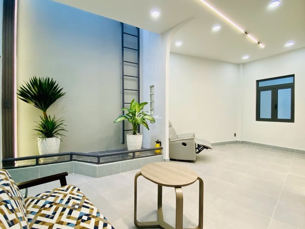 Bán nhà Nguyễn Văn Nghi gần chợ Gò Vấp, ngang 5.5m nở hậu, 3PN, nhà mới ở ngay, 6.4 tỷ tL