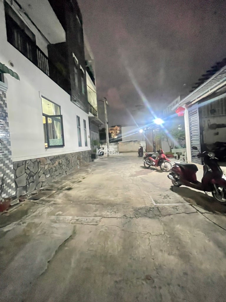 Hẻm 7m - thạnh lộc 17 - ngay cầu vượt ngã tư ga - 68m2 - 3 tầng 