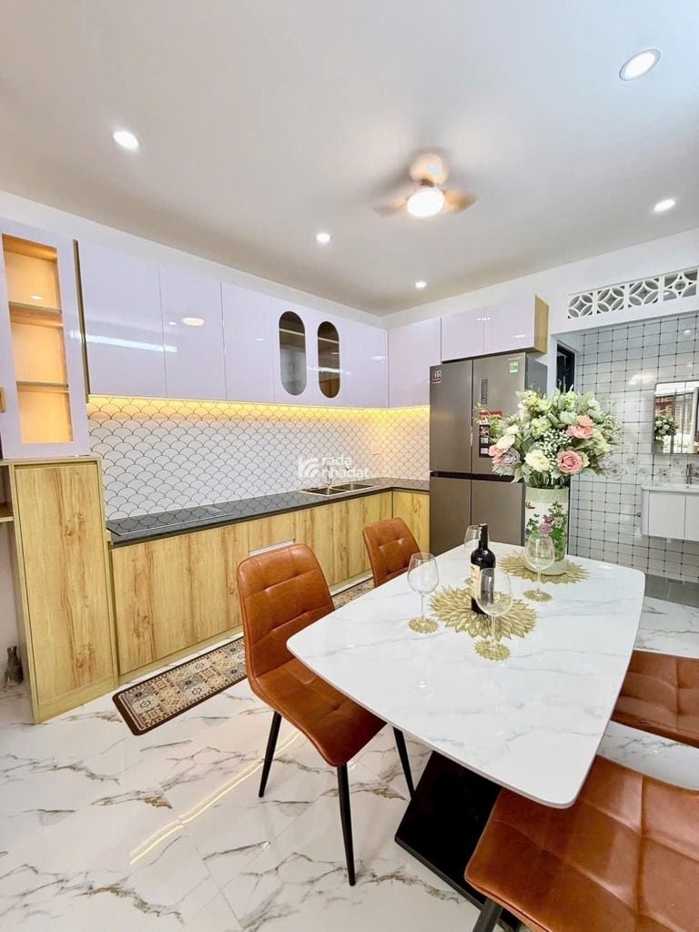 NHÀ SIÊU ĐẸP - FULL NỘI THẤT CAO CẤP - HẺM XE HƠI - GẦN GA T3