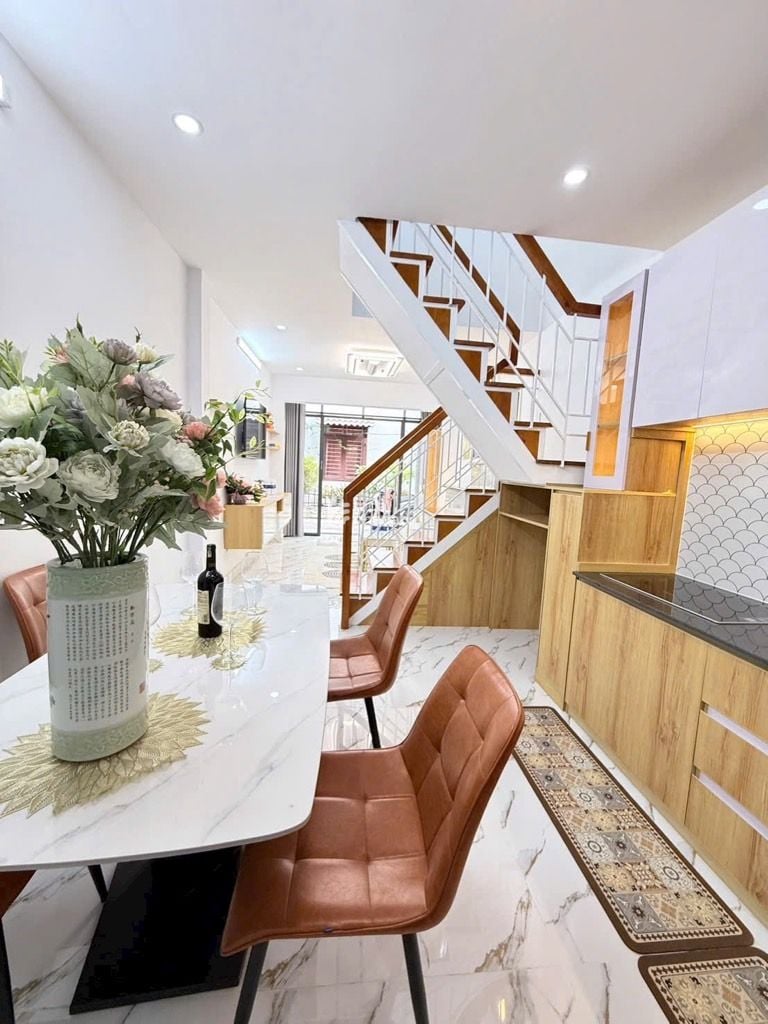 NHÀ SIÊU ĐẸP - FULL NỘI THẤT CAO CẤP - HẺM XE HƠI - GẦN GA T3