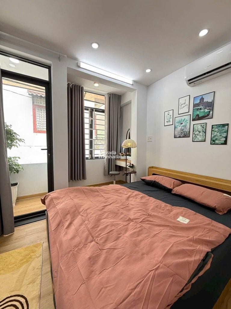 NHÀ SIÊU ĐẸP - FULL NỘI THẤT CAO CẤP - HẺM XE HƠI - GẦN GA T3