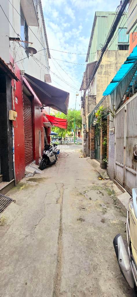 TT TÂN BÌNH - KẾ BÊN QUẬN 3,1,10 - HẺM XE HƠI THÔNG - 3 BƯỚC RA MẶT TIỀN HOÀNG SA 