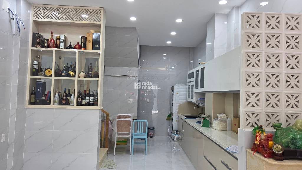 NHÀ 4 TẦNG  MỚI XÂY 100% CHỜ HOÀN CÔNG- HẺM XE TẢI- TẶNG NỘI THẤT