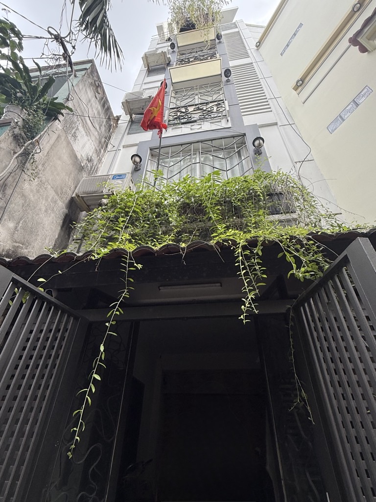 GẦN MẶT TIỀN HUỲNH VĂN BÁNH, PHÚ NHUẬN, 20M2 NGANG HIẾM CÓ. GIẢM 2T CHỈ 8T 