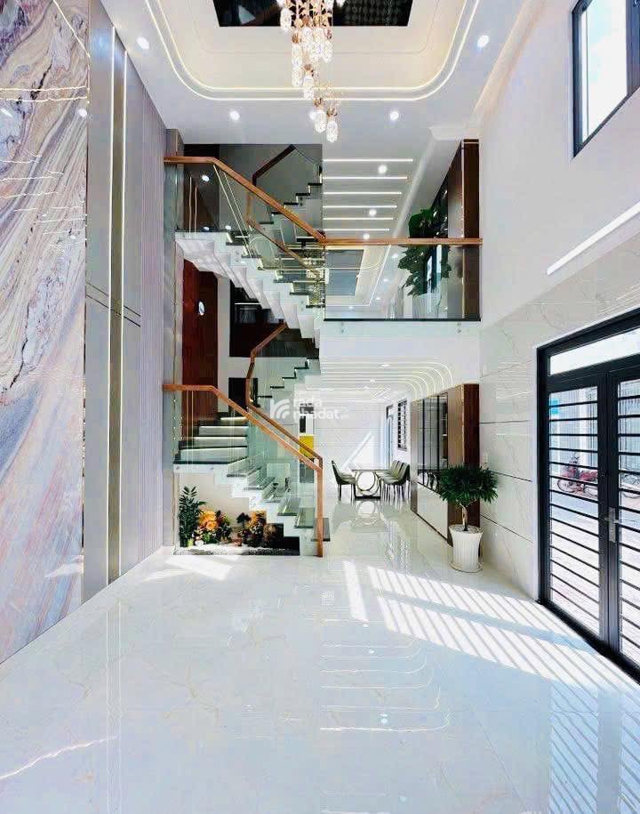 BÁN NHÀ MỚI ĐÚC 5 TẤM GÓC 2 MẶT TIỀN ĐƯỜNG CHIẾN LƯỢC GIÁP QUẬN 6 