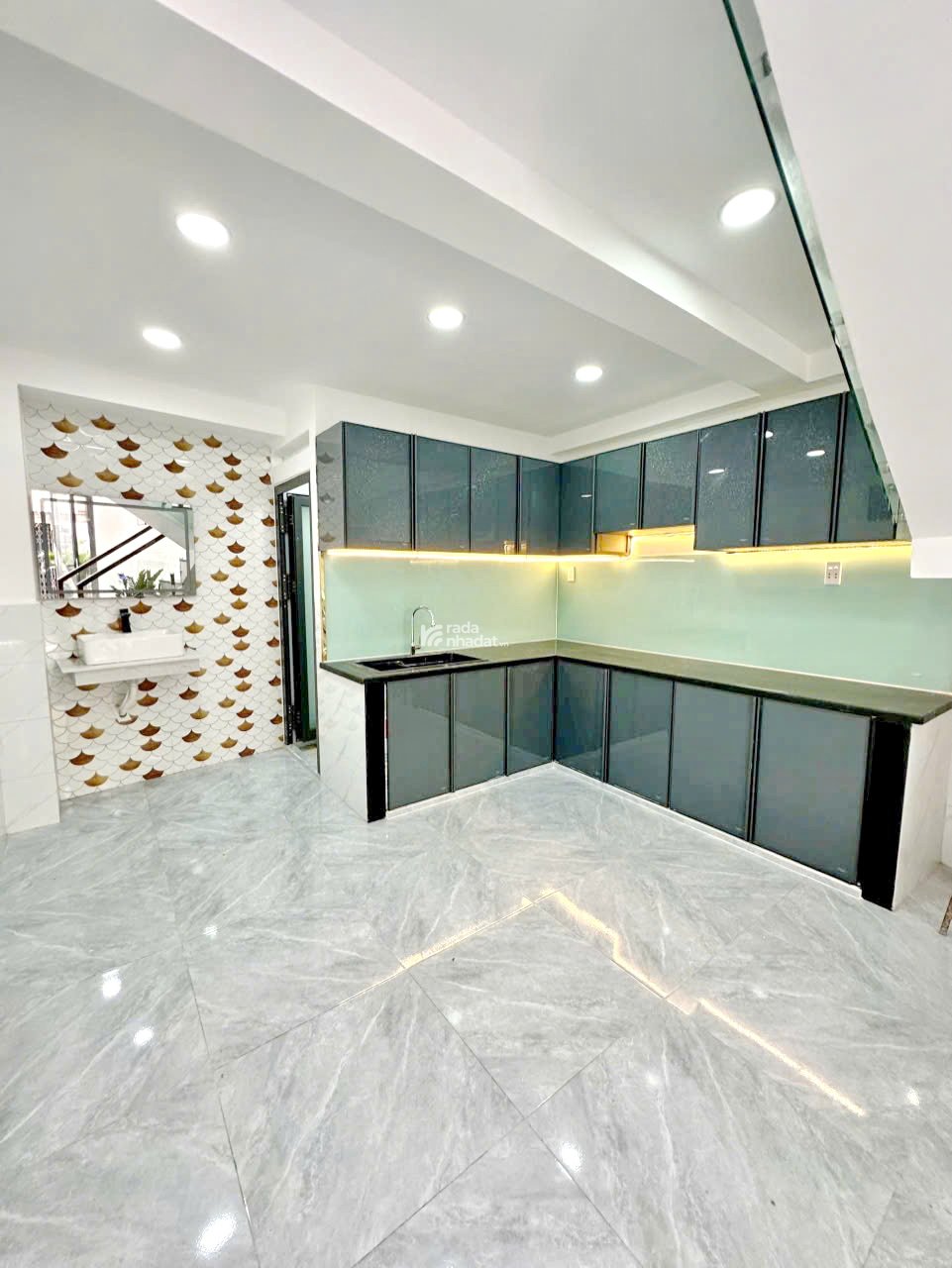 Bán nhà 2 lầu hẻm 90 Âu Dương Lân P. Chánh Hưng Quận 8