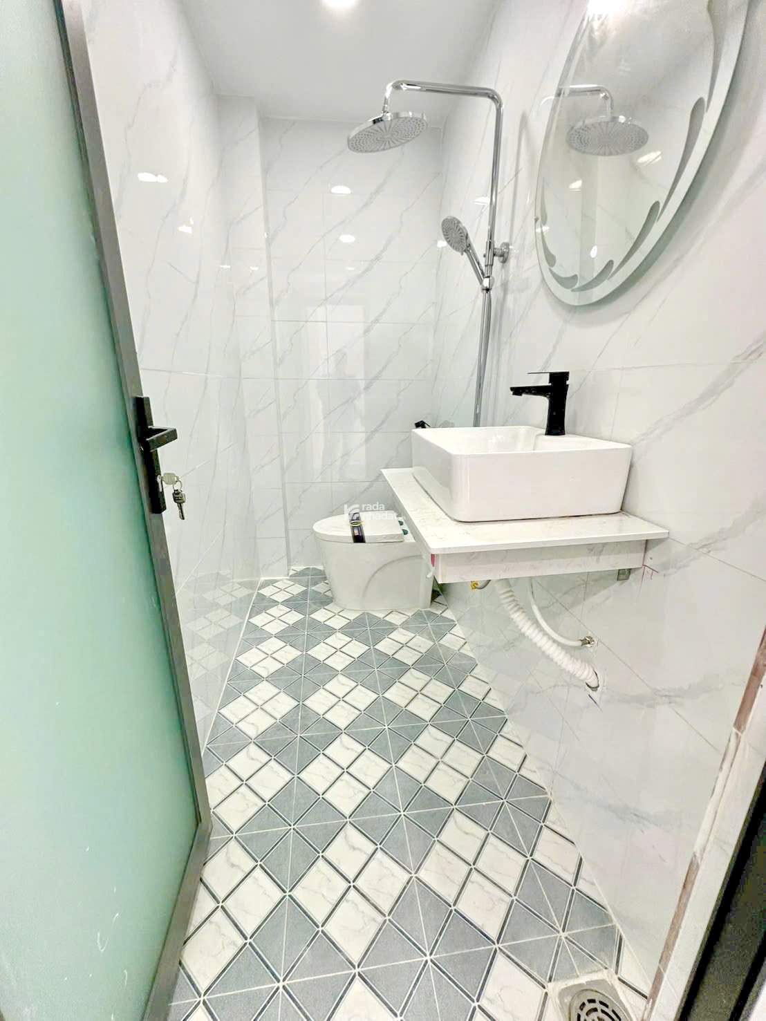 Bán nhà 2 lầu hẻm 90 Âu Dương Lân P. Chánh Hưng Quận 8