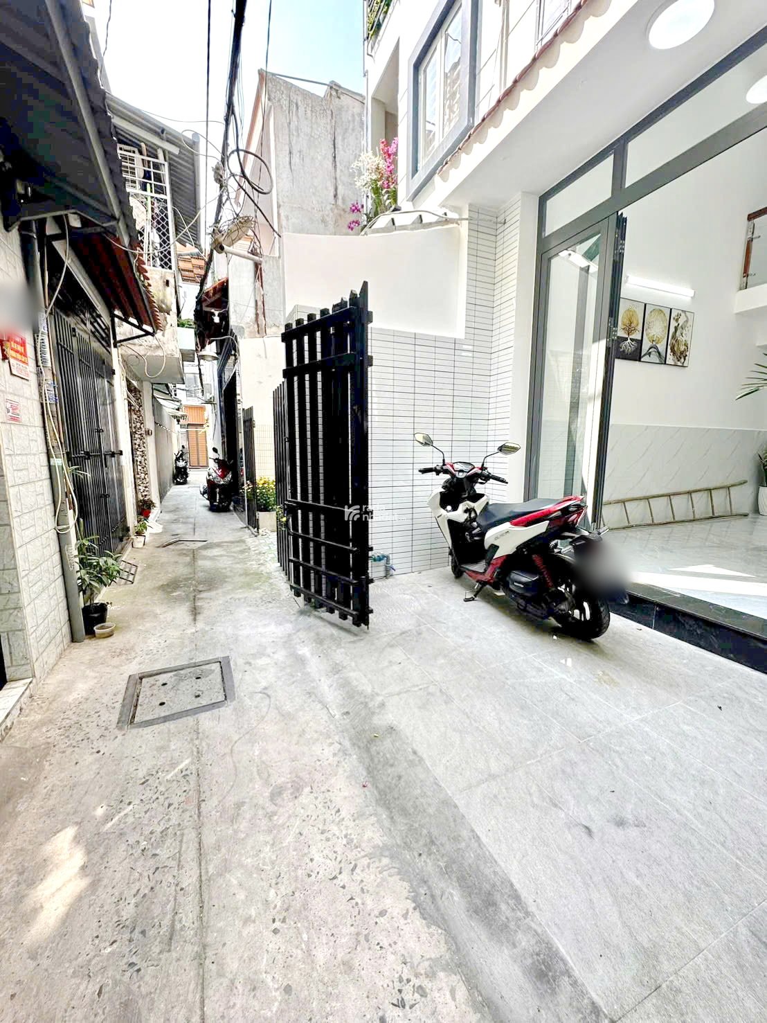 Bán nhà 2 lầu hẻm 90 Âu Dương Lân P. Chánh Hưng Quận 8