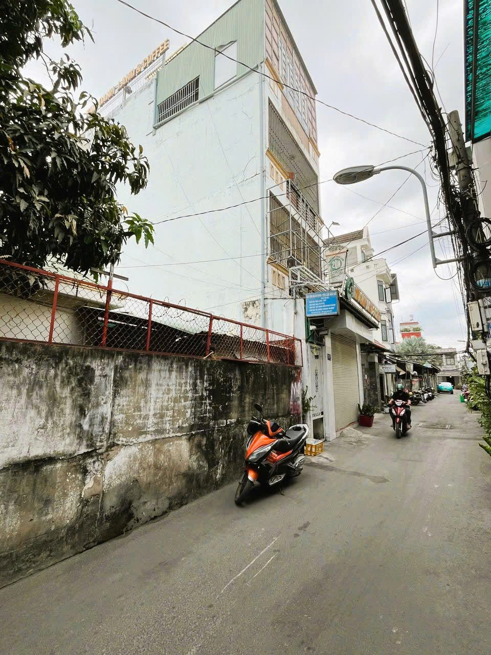 NHÀ 4 TẦNG, 289M2 SÀN, DÒNG TIỀN SẴN THU, Ô TÔ ĐỖ CỬA, NHÀ ĐẸP Ở NGAY, CHỈ 9.5 TỶ