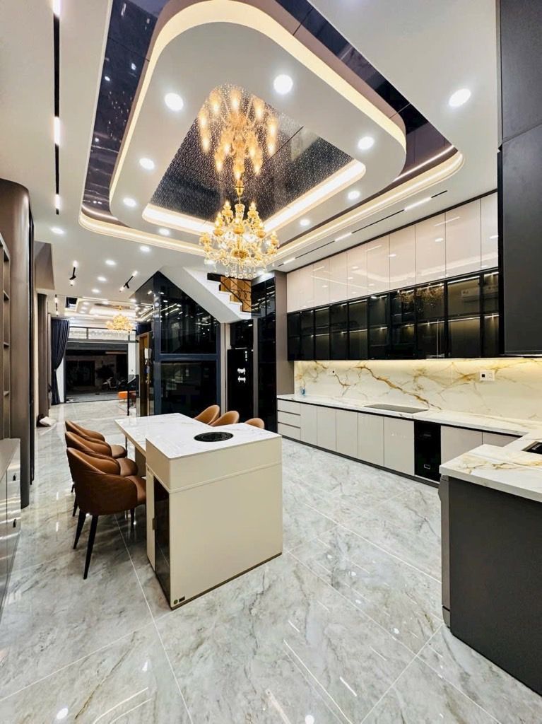 Nhà Phố 5 Tầng - 5M x 25M - Đường Rộng 8M-Thạnh Xuân 33 - Quận 12. Giá 10.9 tỷ