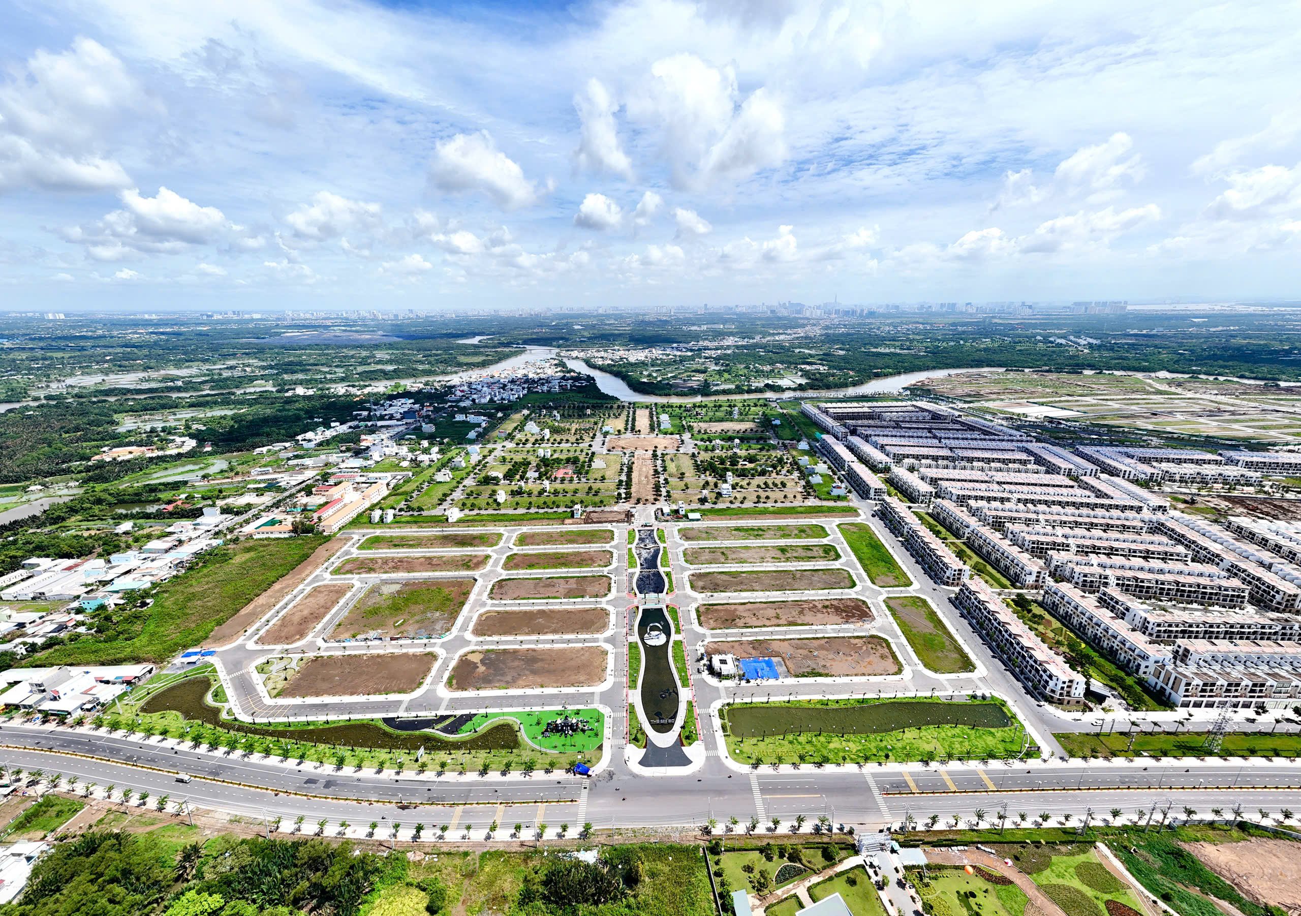 CÂU CHUYỆN VỀ MỘT QUYẾT ĐỊNH ĐẦU TƯ DỰ ÁN THE 826 EC