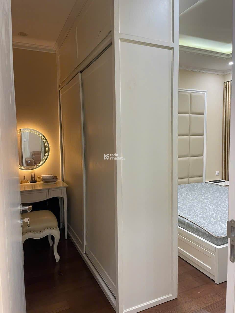 Cần bán gấp căn hộ tại Vinhomes Nguyễn Chí Thanh, 48m2, 1 PN, đồ mới xịn, 6 tỷ. 0963 668 ***