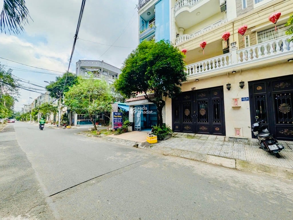 Bán nhà mặt tiền nội bộ khu Tên Lửa 9x20 x 4 tầng cực đẹp, nội thất sang trọng 