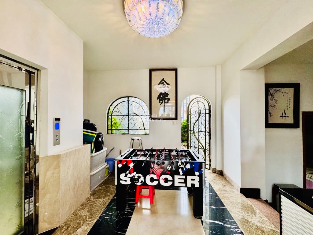 Bán nhà mặt tiền nội bộ khu Tên Lửa 9x20 x 4 tầng cực đẹp, nội thất sang trọng 