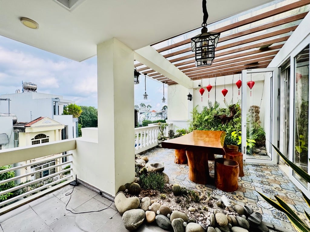 Bán nhà mặt tiền nội bộ khu Tên Lửa 9x20 x 4 tầng cực đẹp, nội thất sang trọng 