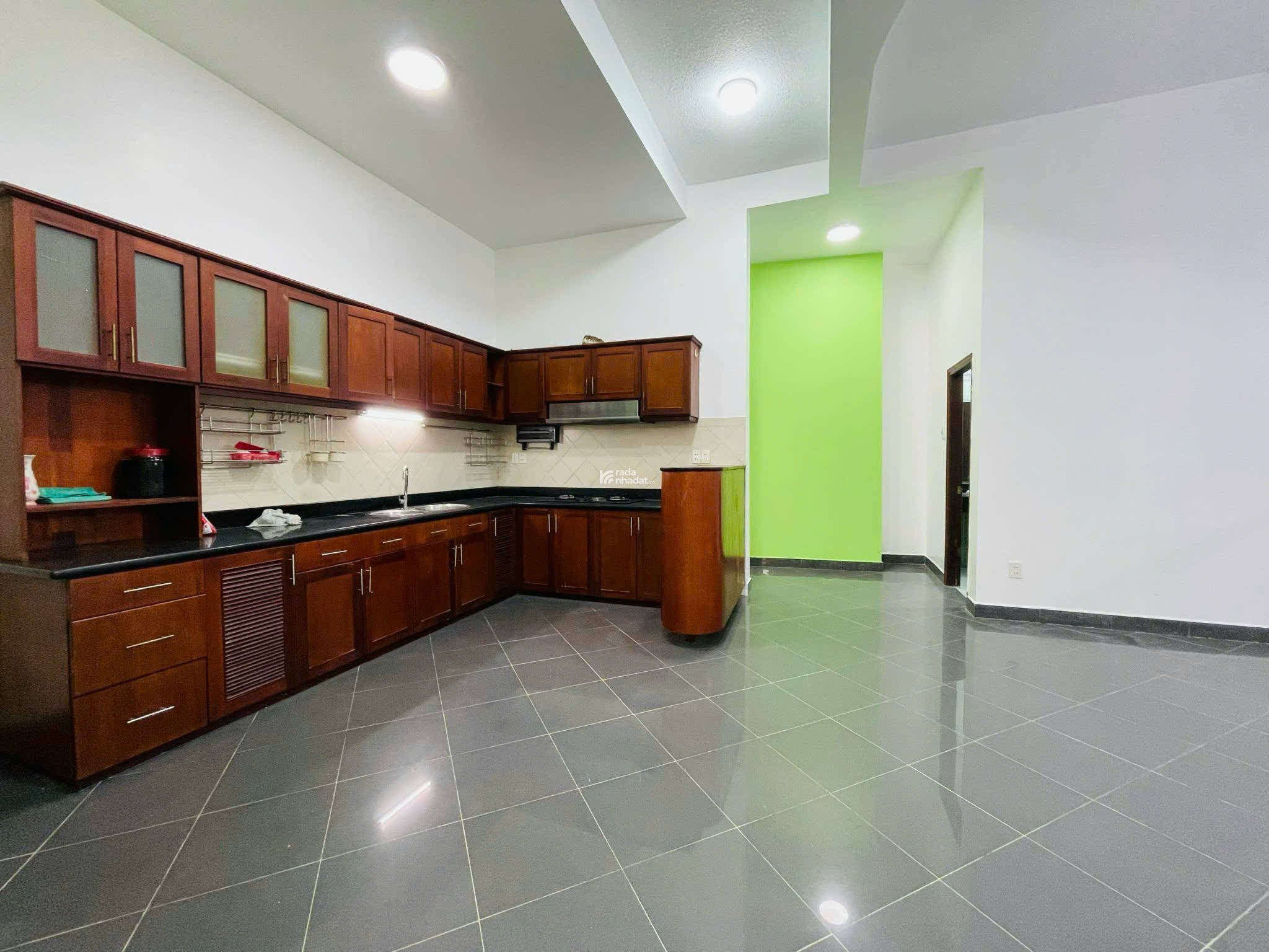 Bán villa tại đường Nguyễn An Ninh Q.Bình Thạnh dt(10x20m) giá 30 tỷ