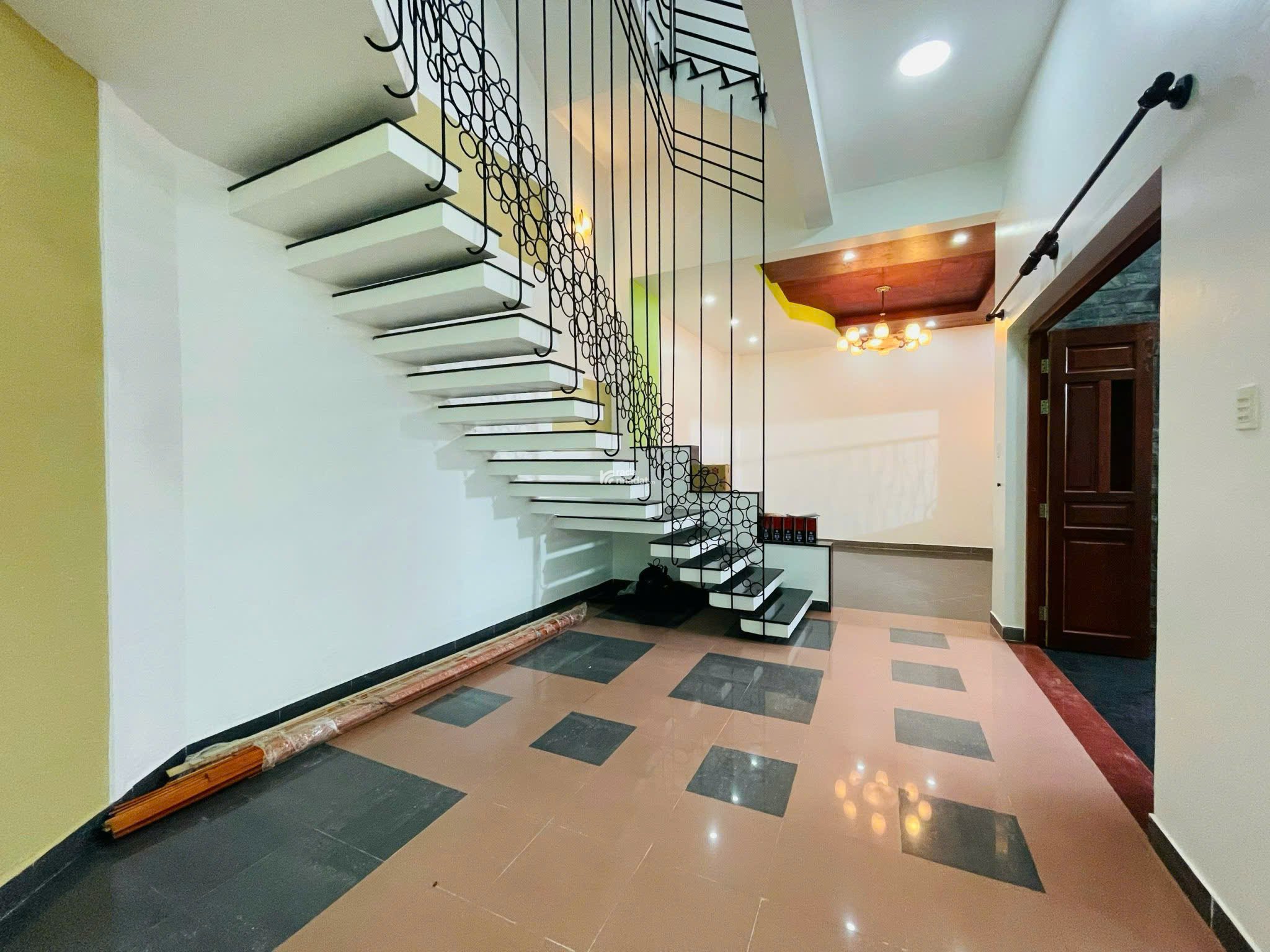 Bán villa tại đường Nguyễn An Ninh Q.Bình Thạnh dt(10x20m) giá 30 tỷ