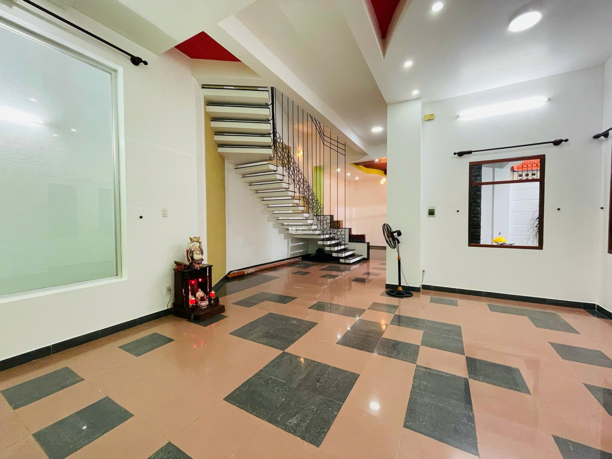 Bán villa tại đường Nguyễn An Ninh Q.Bình Thạnh dt(10x20m) giá 30 tỷ