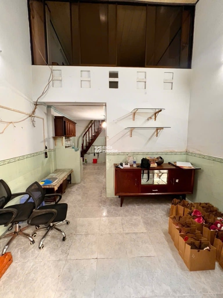 NGAY CHỢ VẢI, HẺM XE HƠI PHÚ THỌ HÒA, TÂN PHÚ, 33M2 HIẾM CÓ. GIẢM 550TR CHỈ 3.75T TL TỐT