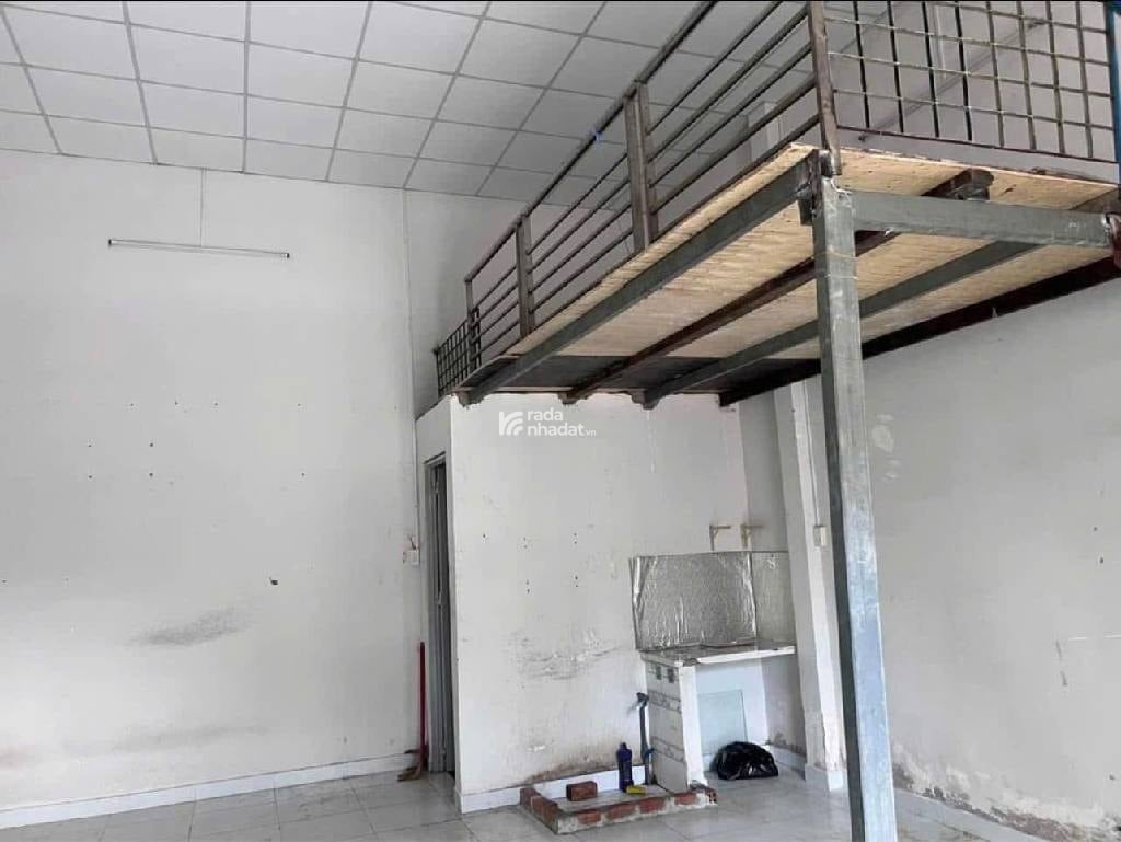HIẾM TÂN PHÚ - LÔ GÓC 3 MẶT HẺM XE TẢI. CHỈ NHỈNH 6 TỶ.
