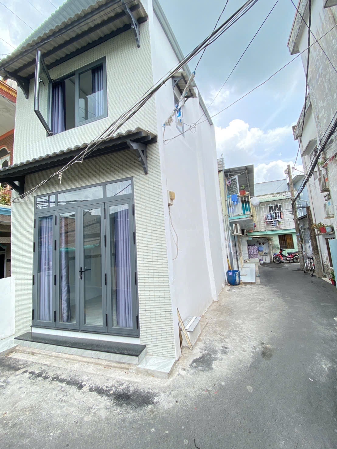 Nhà Đẹp 2 Mặt Tiền Hẻm Linh Đông – 1 Lầu 1 Trệt, Hoàn Công Đầy Đủ – Cách Phạm Văn Đồng Chỉ 200m