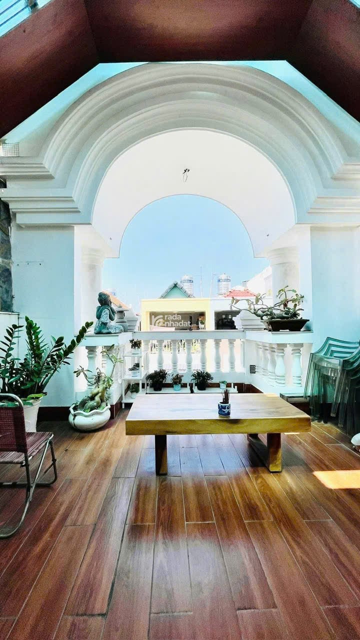 Nhà đẹp 4 lầu có hầm HXT 80m2 ngang 4m ở ngay đi bộ ra đường Quang Trung gần Emart 9.5 tỷ