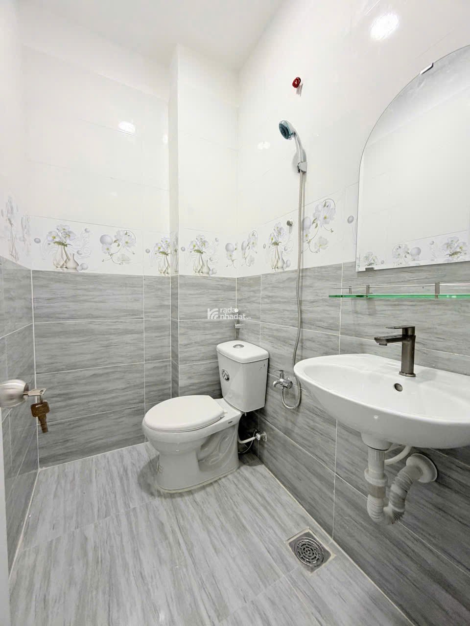 BÁN NHÀ HẺM 3M ĐƯỜNG 3/2 - 5.7 tỷ - 3x9.5, 3 tầng đúc thật 