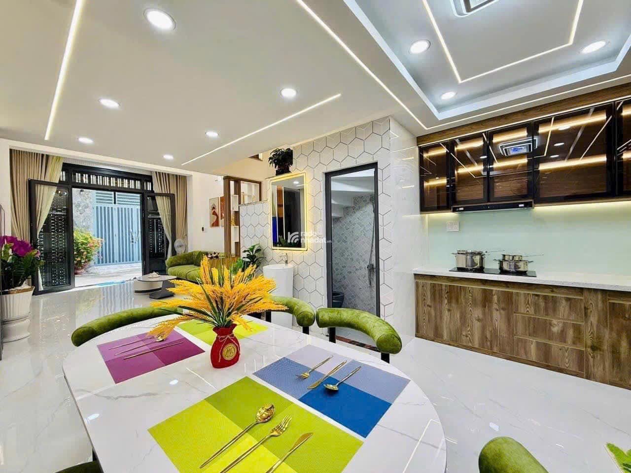 Cần mua nhà ngay Nguyễn Thái Sơn, Gò Vấp. Giá: 2 tỷ 520tr/ 60.5m2, sổ hồng riêng