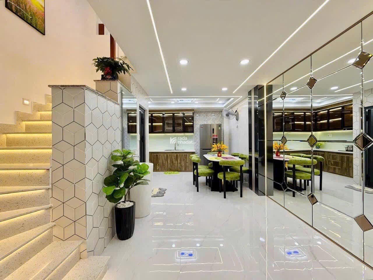 Cần mua nhà ngay Nguyễn Thái Sơn, Gò Vấp. Giá: 2 tỷ 520tr/ 60.5m2, sổ hồng riêng