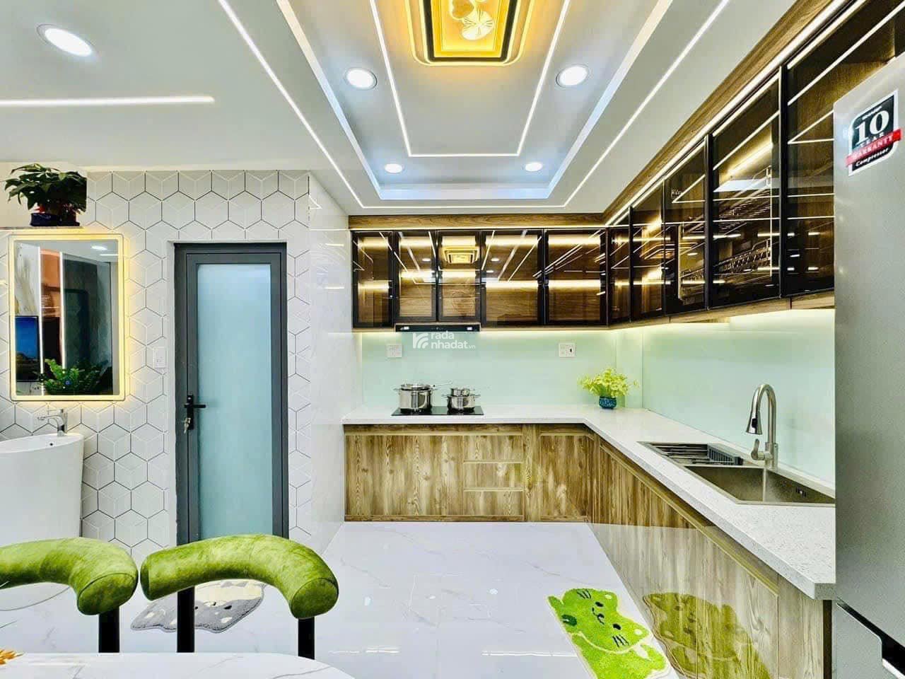 Cần mua nhà ngay Nguyễn Thái Sơn, Gò Vấp. Giá: 2 tỷ 520tr/ 60.5m2, sổ hồng riêng