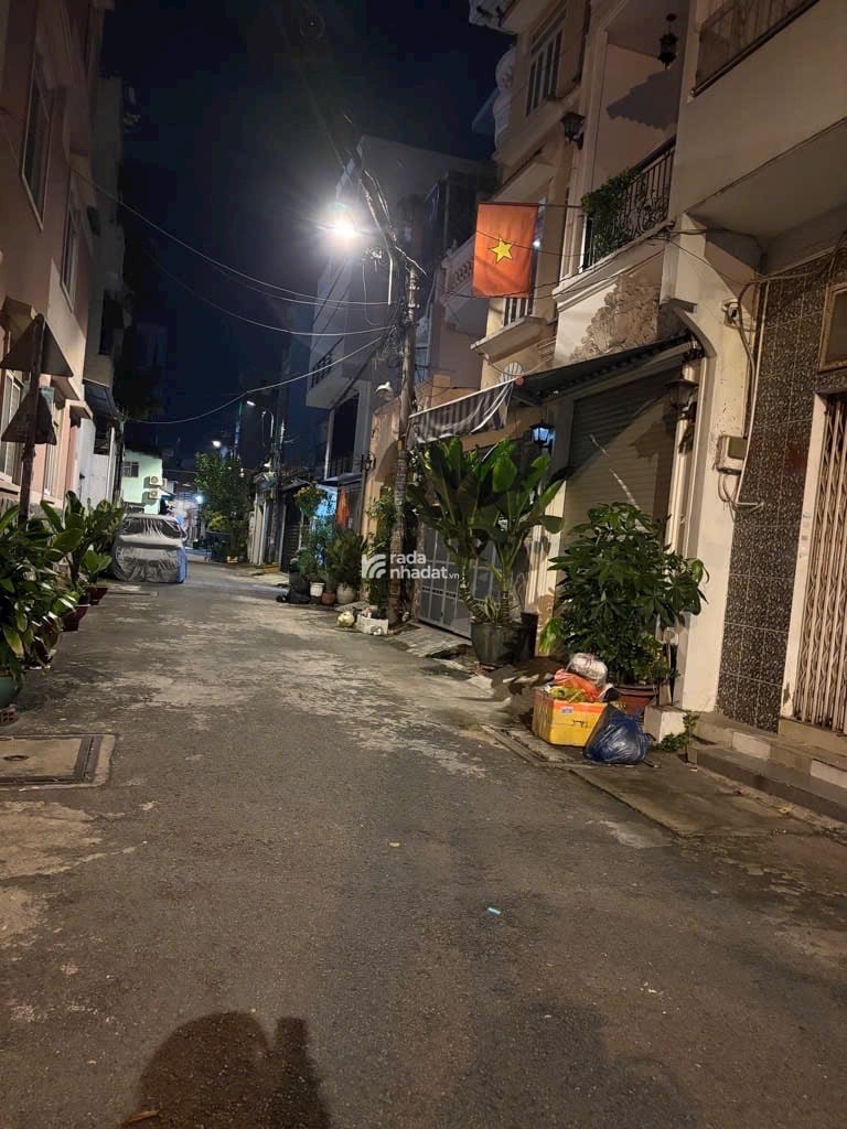 Nhà Đẹp - Gần Mặt Tiền - Hẻm Thông